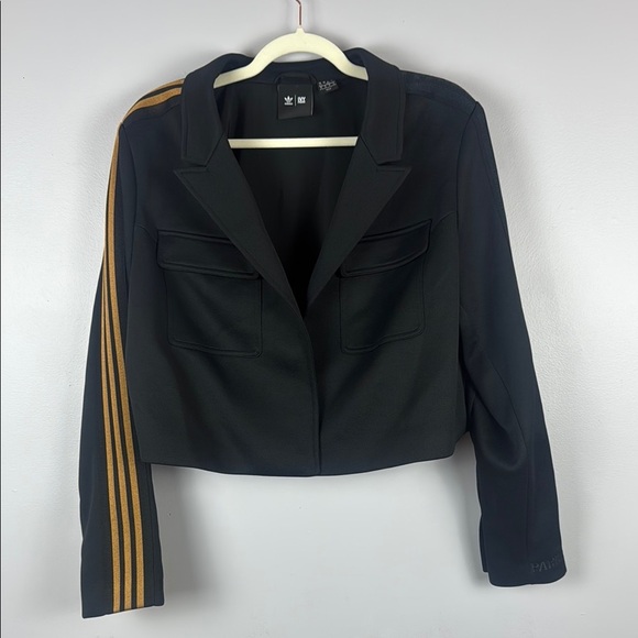 Adidas x Ivy Park Black and Gold Crop Suit Jacket Blazer Size 1X - Picture 3 of 15